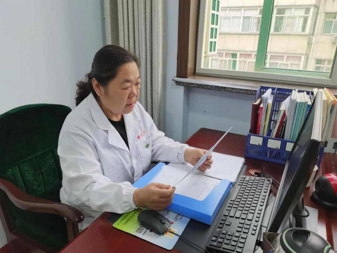 【醫(yī)路有你】何素珍：功成不必在我，功成必定有我