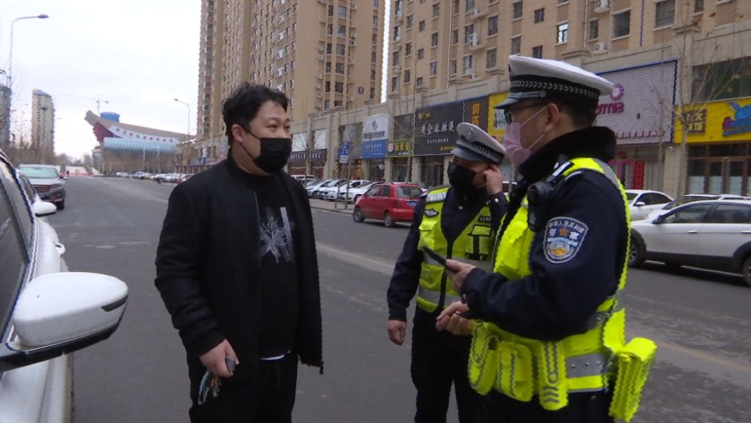 曲沃交警張?。嚎箵粢咔?不勝不歸